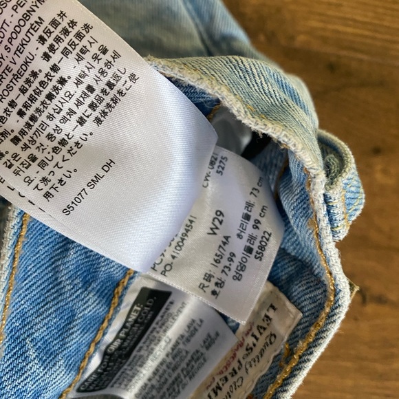 Levi 501 Shorts - Picture 3 of 3